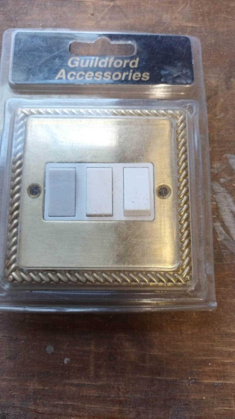 Guildford Accessories Georgian Brass 3 Gang 2 Way Switch