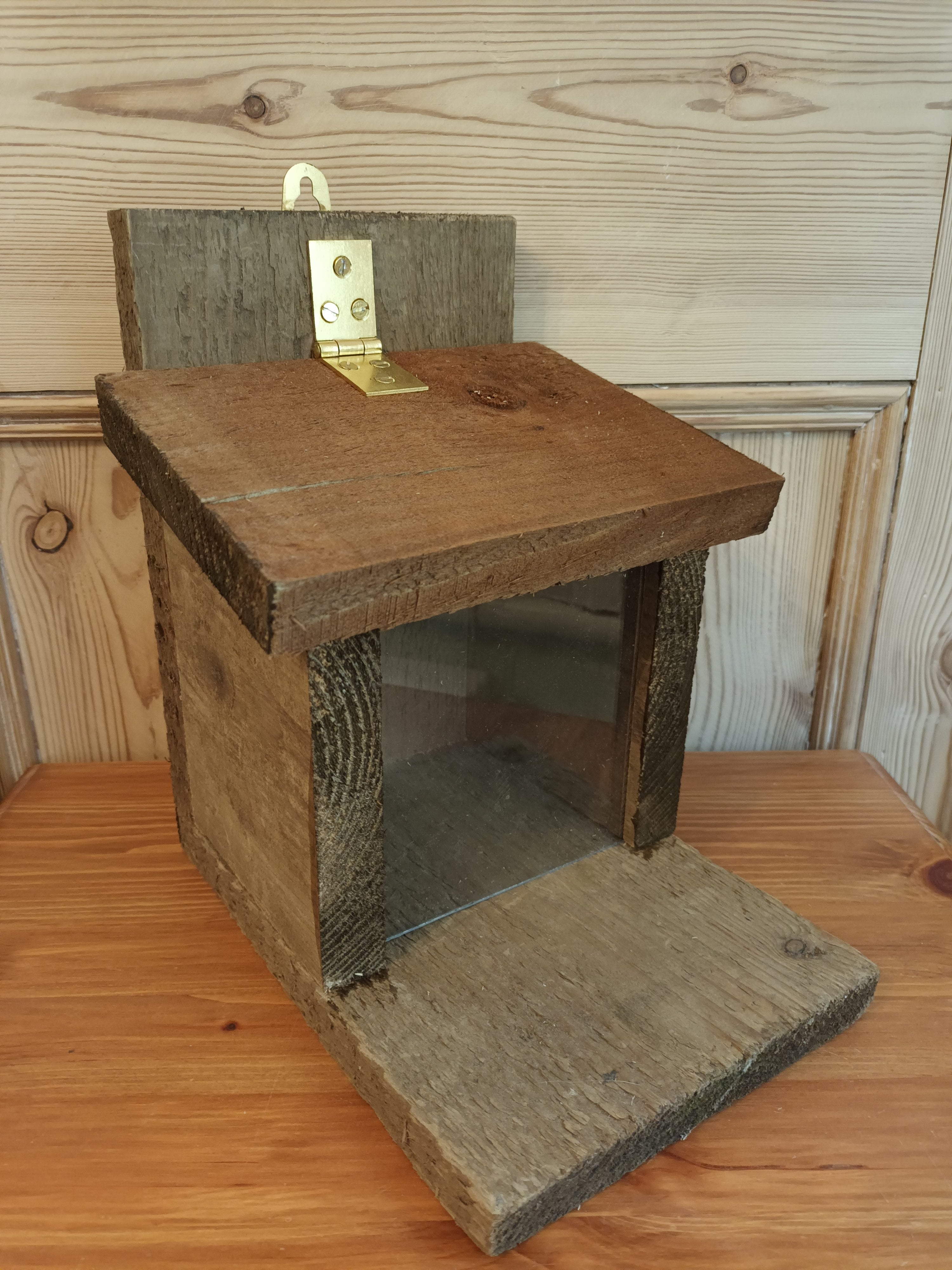 Handmade Heavy Duty Wooden Squirrel Feeder