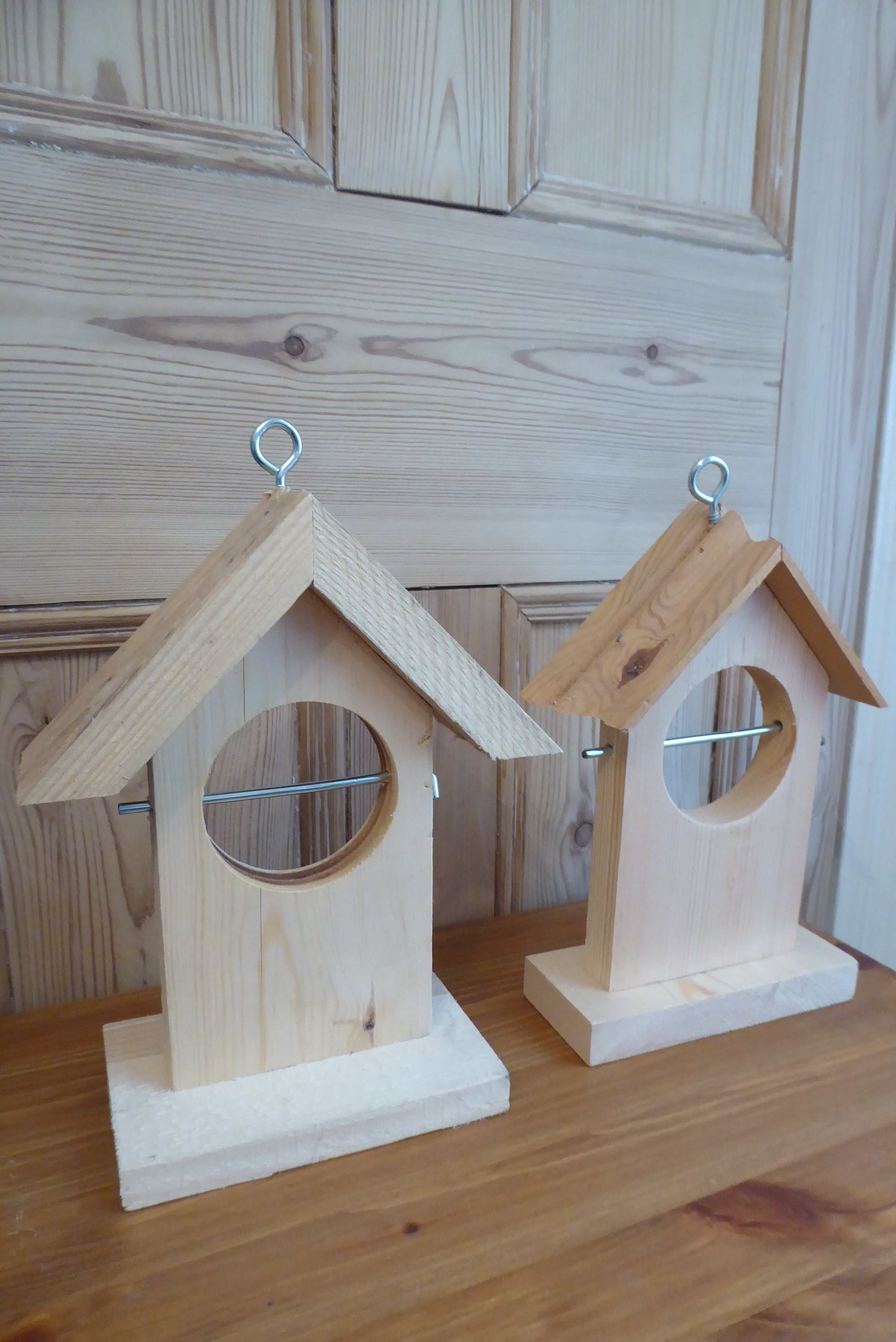 Handmade Wooden Garden Apple Feeder For Birds