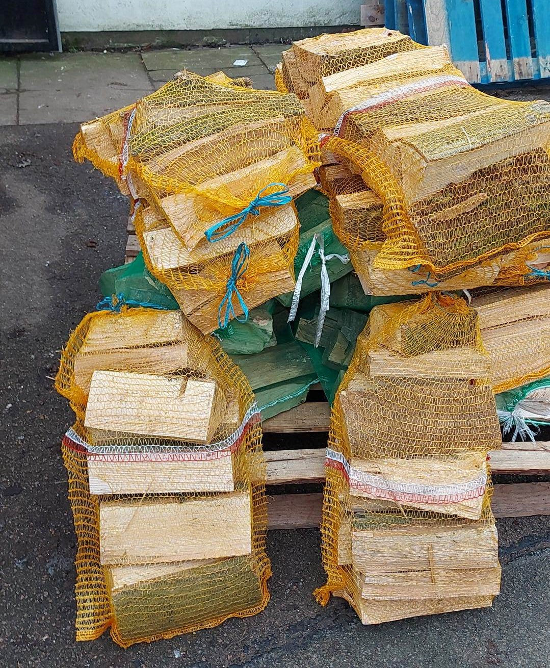 Seasoned Hardwood or Softwood Logs Netted Sacks  (LOCAL PICKUP / DELIVERY ONLY)