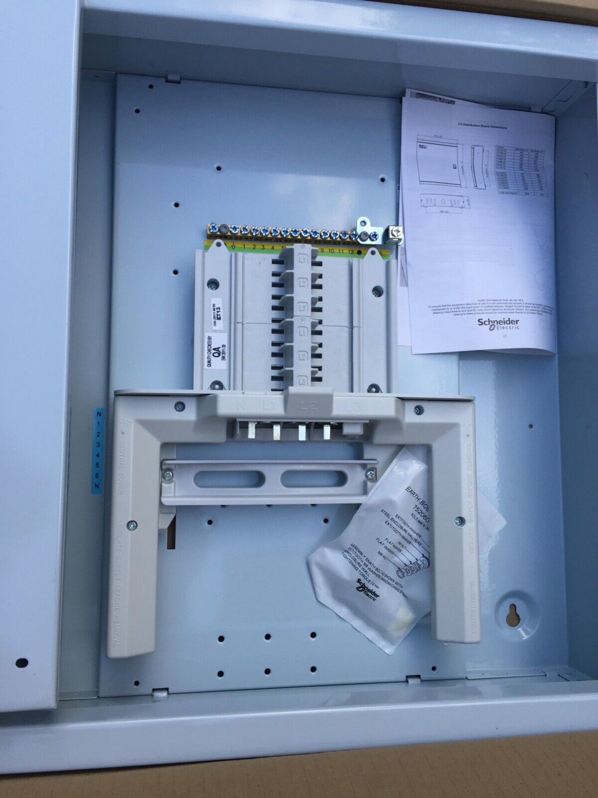 Schneider 12 Single Pole Ways Type B Distribution Board KQ12B125